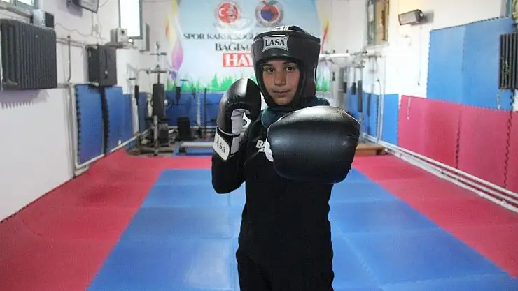 '16 kardeşli ailenin 14. çocuğu olan Züleyha, Muaythai Milli Takımı´na seçildi'