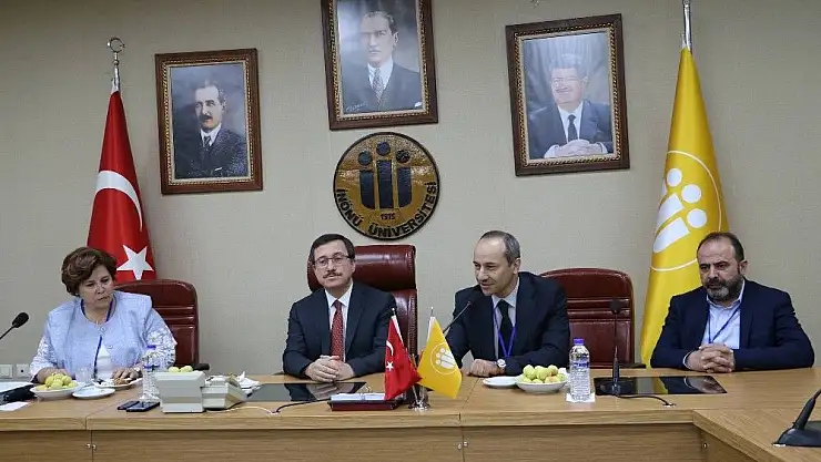 'Eczacılık Fakülteleri Dekanlar Konseyi İnönü Üniversitesinde yapıldı'