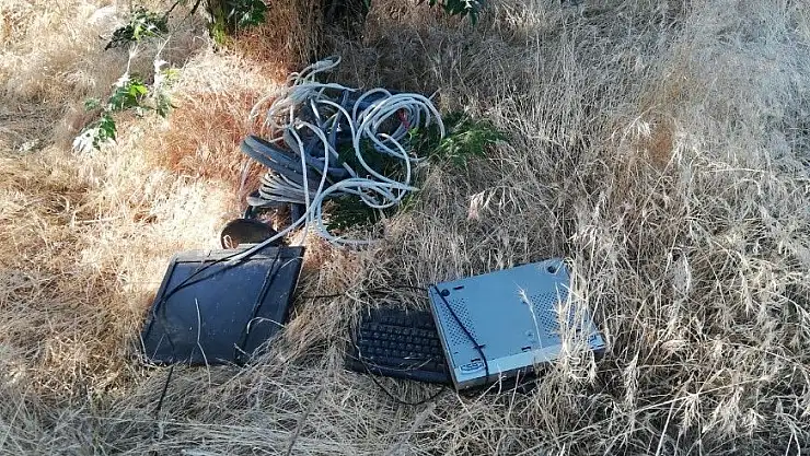 'Elektrik direğinden kablo çalarken yakalandı'