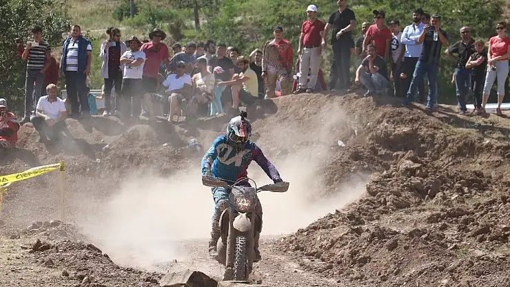 'Sivas Süper Enduro Festivali nefes kesti'