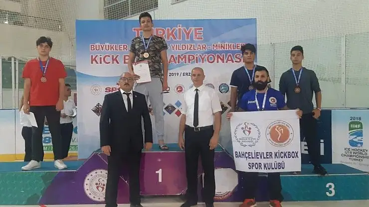 'Elazığlı sporcular 12 madalyayla döndü'