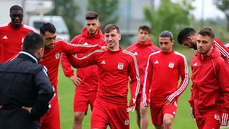 'D.G.Sivasspor kamp çalışmalarını sürdürdü'