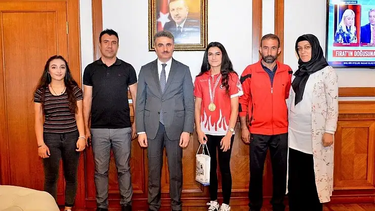 'Türkiye Boks Şampiyonu Hatice Akbaş Malatya`nın gurur oldu'