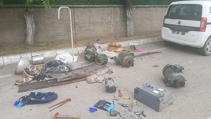 'Jandarma, kiralık aracın GPS´inden hırsızlığı ortaya çıkardı:2 gözaltı'
