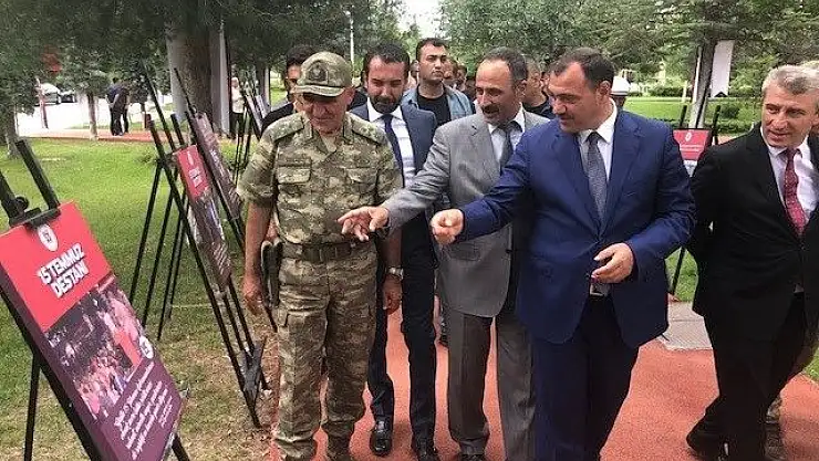 'FÜ´de şehitler yolu yürüş parkuru ve sergi açılışı'