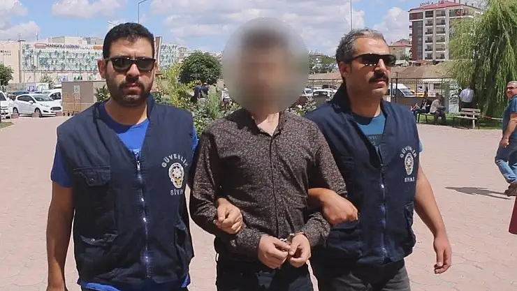 'Polise hakaret eden genç hakim karşısında'