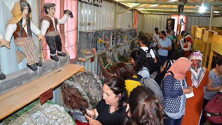 'Sanatevine dönüştürdüğü evi ziyaretçi akınına uğruyor'