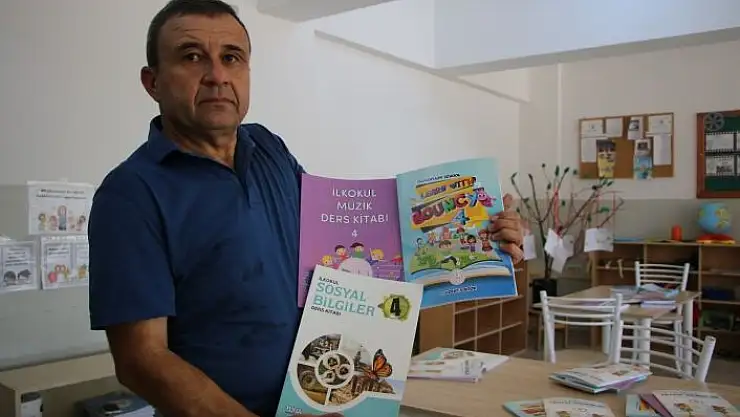 '25 yıllık fedakar eğitimci, tatil gününde öğrencileri için kolları sıvadı'