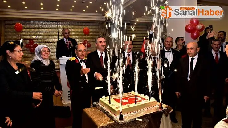 Malatya Orduevi'nde Cumhuriyet coşkusu