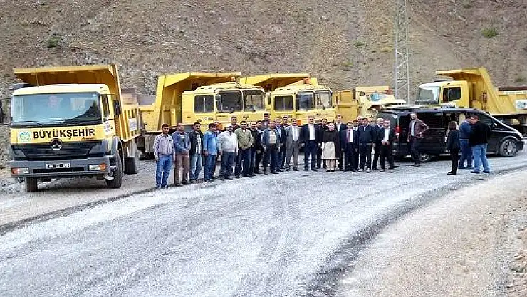 PÜTÜRGE'DE YOL ÇALIŞMALARI