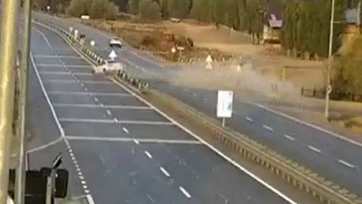 '3 kişinin yaralandığı feci kaza güvenlik kamerasında'