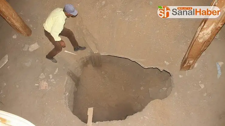 300 yıllık caminin içinde define aradılar