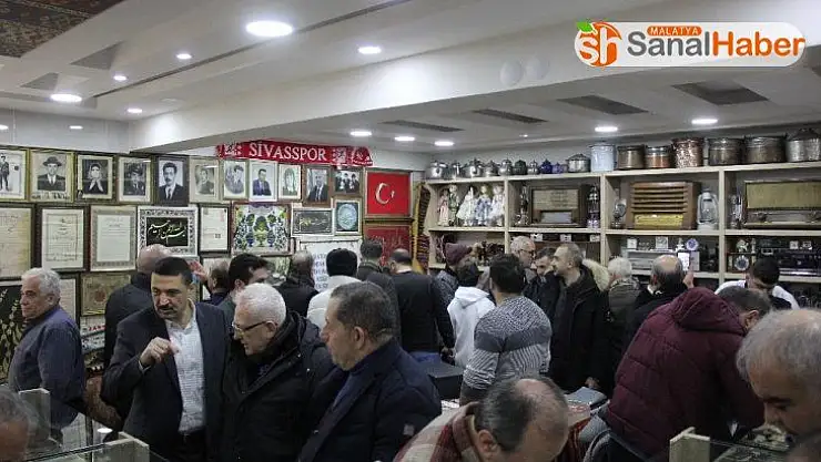 35 yılda 5 bin antika eşya biriktirdi, kendi müzesini kurdu