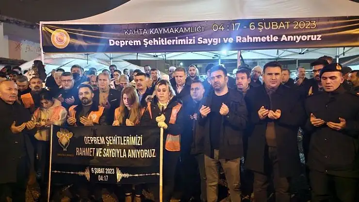 '38 kişinin öldüğü binanın enkaz yerinde anma töreni'