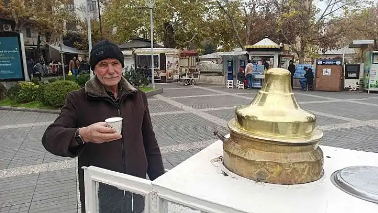 '38 yıldır kışın sattığı salep insanların içini onun ise evini ısıtıyor'