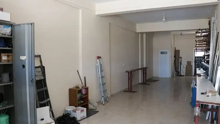 '4 gün önce açılan iş yerini soydular'