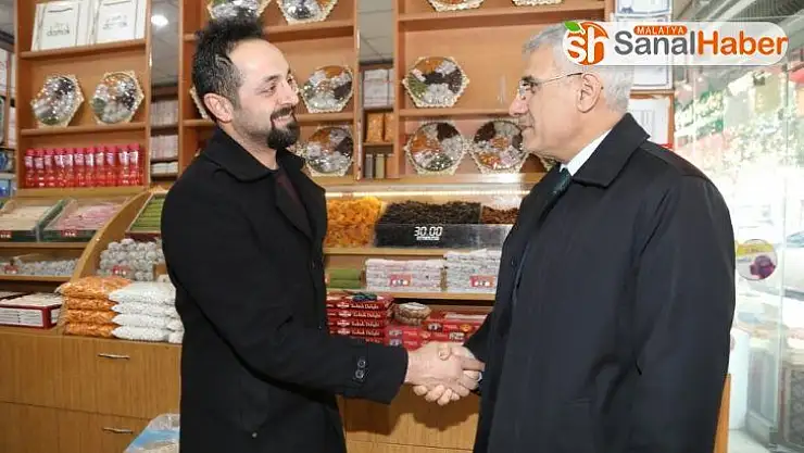 Başkan Güder'den öğrencilere kayısı desteği