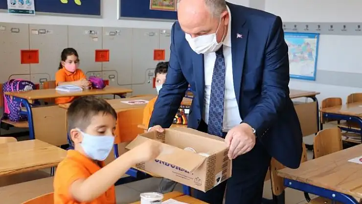 '40 dakikalık teneffüse dondurma ile başladılar'