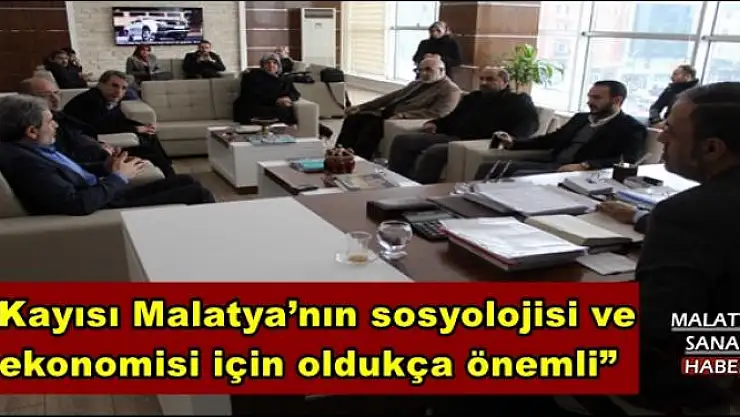 'Kayısı Malatya´nın sosyolojisi ve ekonomisi için oldukça önemli'''''