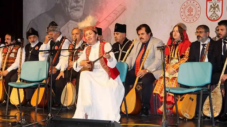 '6 ülkeden gelen ozanlar Sivas´ta buluştu'