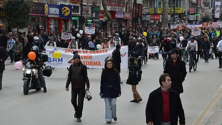 'Polat ''Bağımlılığa Hayır'' Yürüyüşüne Katıldı'