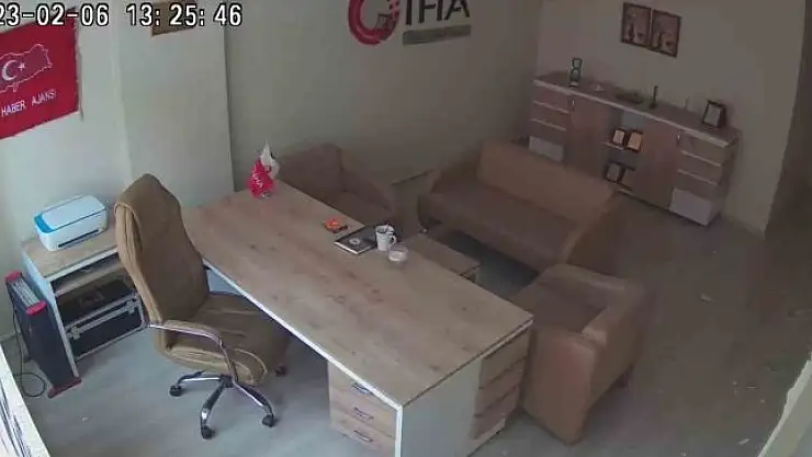 '7,6 şiddetindeki deprem anı İHA kamerasına böyle yansıdı'