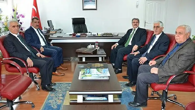 BAŞKAN GÜRKAN, İŞKUR MÜDÜRÜ TOMAN´I ZİYARET ETTİ 