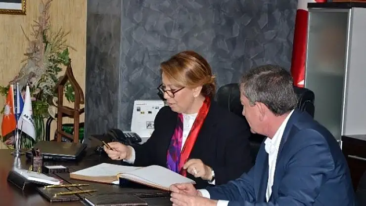 AK Parti Genel Başkan Yardımcısı Çalık´tan Trabzon İl Başkanlığı´na Ziyaret