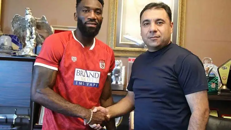 'Aaron Appindangoye 1 yıl daha Sivasspor´da'