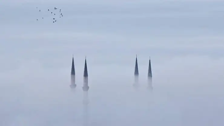 'Abdulhamid Han Camii sislere büründü'