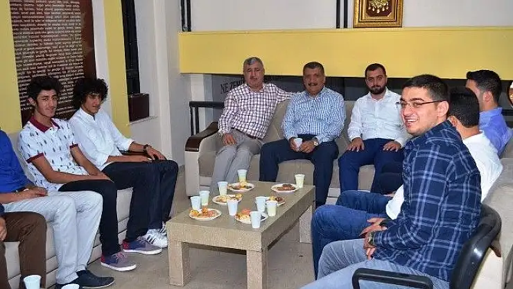 Siyasilerden MTTB'ye Ziyaret