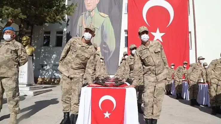 'Acemi komandolar yemin edip ustalığa adım attı'