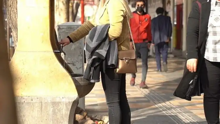 'Açık bırakılan çeşme musluğunu kapatanlara gül'