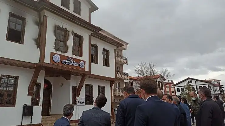 'Açılışını Bakan yapmıştı, Masal konağında korkutan yangın'