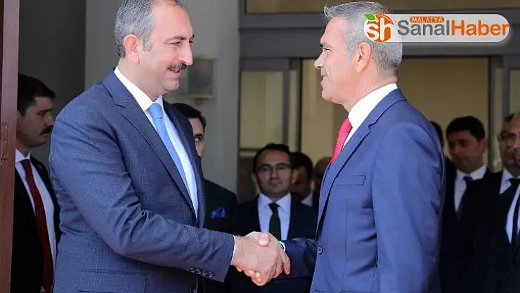 Adalet Bakanı Gül, KKTC Cumhuriyet Meclisi Başkanı Uluçay ile görüştü