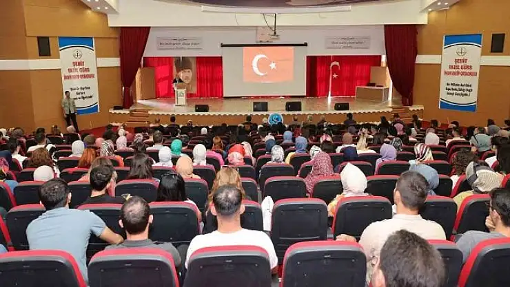 'Aday öğretmenlere afet ve acil durum motivasyon eğitimi verildi'