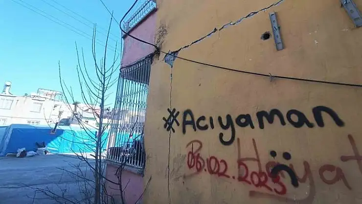 'Adıyaman, acısını duvarlara yazdı: ´Acıyaman´'