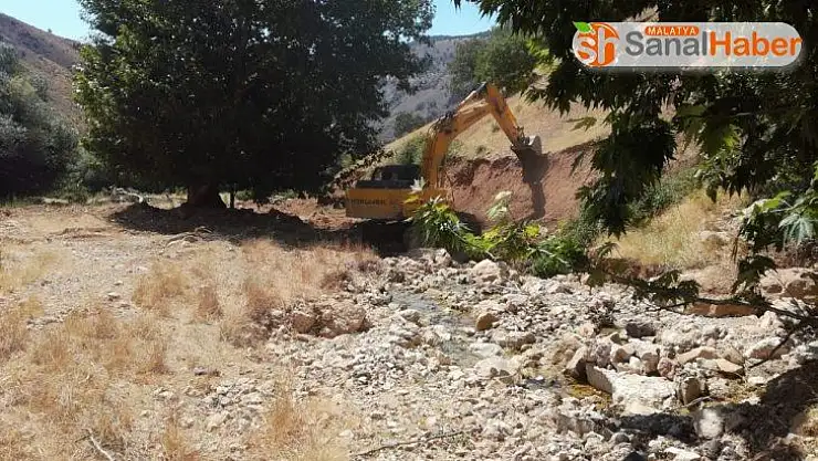 Adıyaman Belediyesi, Tut Medetsiz isale hattında çalışma yaptı
