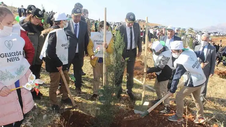 'Adıyaman´da 120 bin fidan toprakla buluşturuldu'
