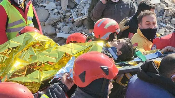 'Adıyaman´da 152. saatte 8 yaşındaki Ahmet kurtarıldı'