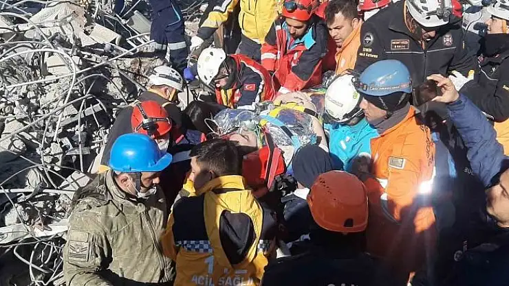 'Adıyaman´da 198 saat sonra enkazdan müthiş haber'