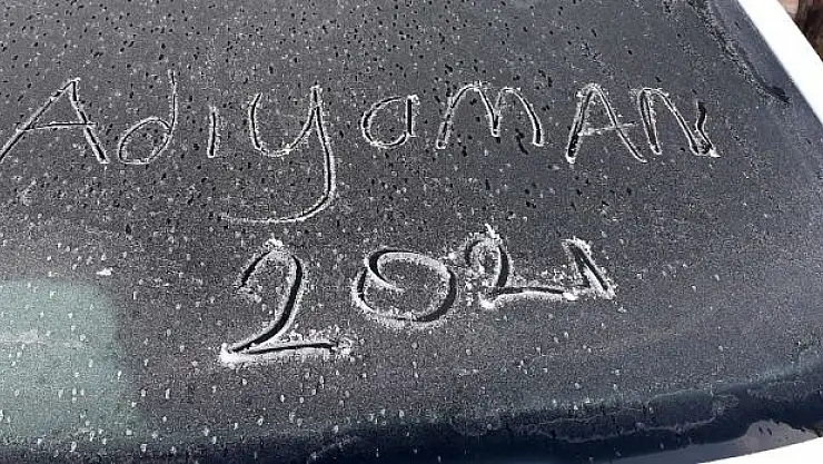 'Adıyaman´da araçlar buz tuttu'