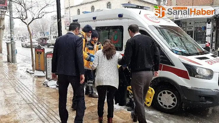 Adıyaman'da kar hayatı felç etti