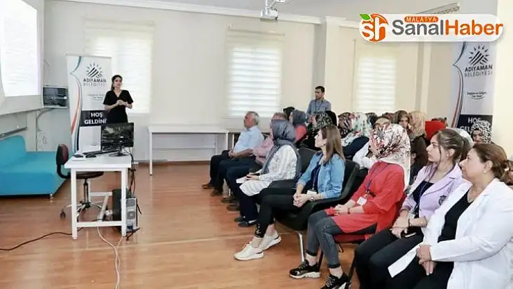 Adıyaman'da kursiyerlere çocuk gelişimi anlatıldı