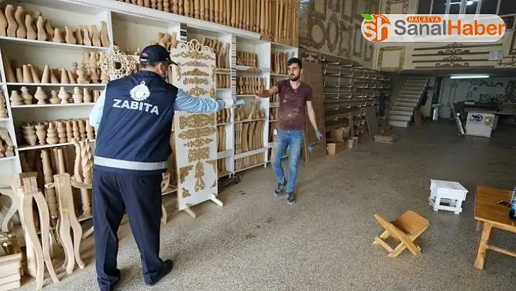 Adıyaman'da maske dağıtımı sürüyor