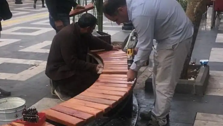 Adıyaman´da oturma bankları yenileniyor