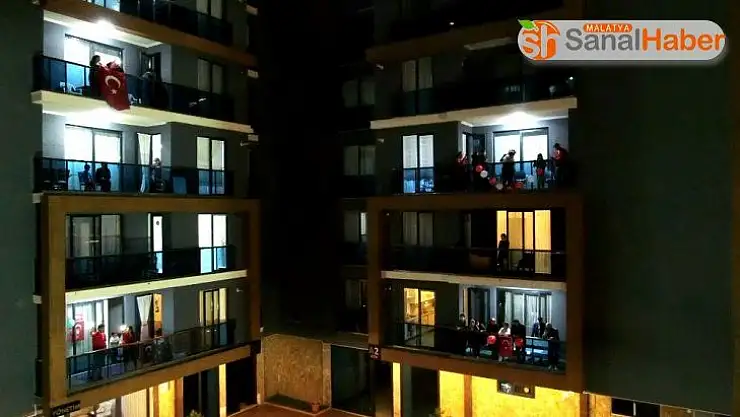 Adıyaman'da saat 21.00'da İstiklal Marşı coşkusu