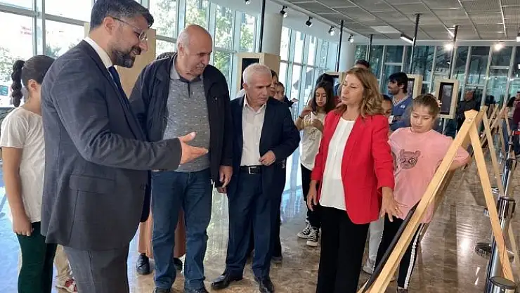'Adıyaman´da son 100 yılın kıyafetleri resmedildi'