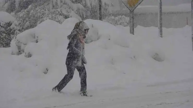 'Adıyaman´da yoğun kar yağışı başladı'
