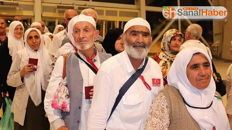 Adıyaman'ın ilk hacı kafilesi döndü